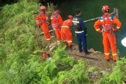 2岁女童朵朵家门口失踪，在3公里外山上被发现已身亡
