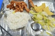 上海校园餐争议：要多少家长投诉才可能影响到招投标结果？