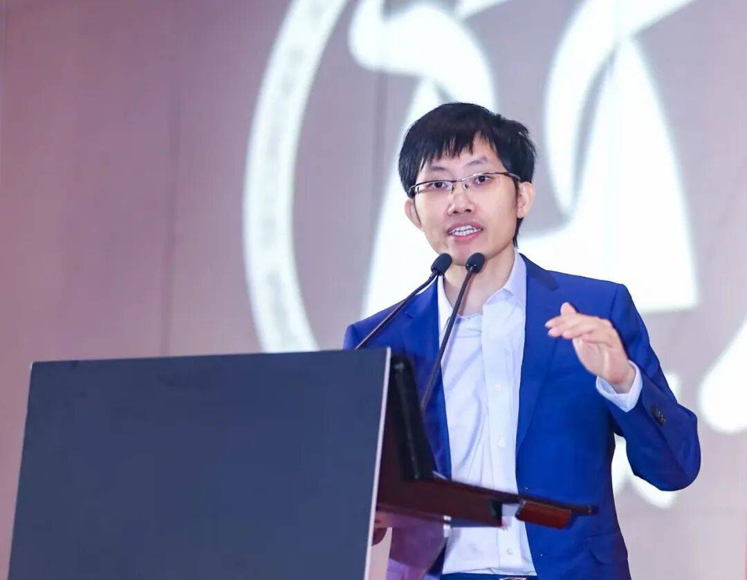 梁文锋论文登上《自然》封面