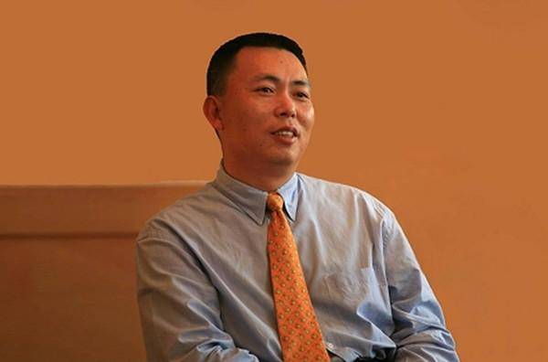 “无败绩”的罗永浩、下厨的刘强东、硬刚苹果的雷军...大佬们集体搞事为哪般？